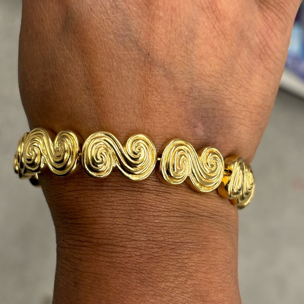 Rare, Authentic 18k Gold Tiffany & Co. Bracelet - Picture 6 of 17